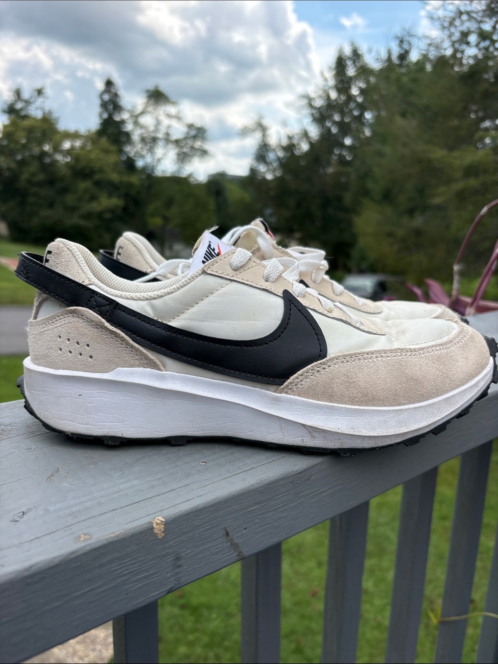 Nike Women’s Cream and Black Waffle Debut Sneakers